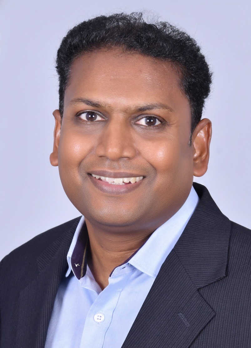 headshot david sathiara